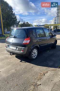 Минивэн Renault Scenic 2004 в 