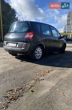 Минивэн Renault Scenic 2004 в 