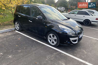 Минивэн Renault Scenic 2010 в 