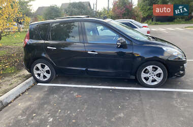 Минивэн Renault Scenic 2010 в 