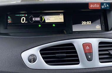 Минивэн Renault Scenic 2010 в 