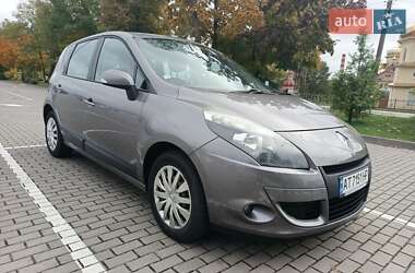 Минивэн Renault Scenic 2010 в 