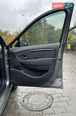 Минивэн Renault Scenic 2012 в 