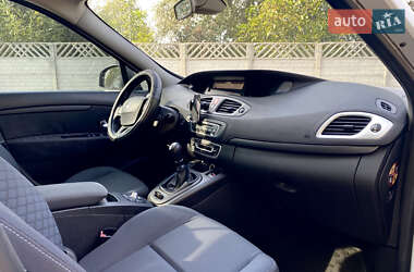 Минивэн Renault Scenic 2010 в 