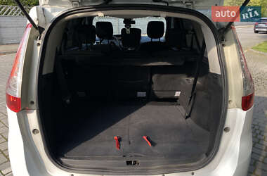 Минивэн Renault Scenic 2010 в 