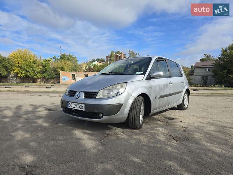 Минивэн Renault Scenic 2006 в  фото Минивэн Renault Scenic 2006 в