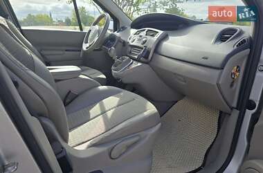Минивэн Renault Scenic 2006 в  фото 15 Минивэн Renault Scenic 2006 в