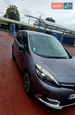 Минивэн Renault Scenic 2014 в 