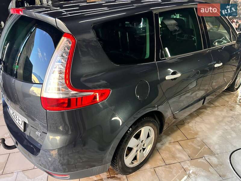 Мінівен Renault Scenic 2010 в Житомирі