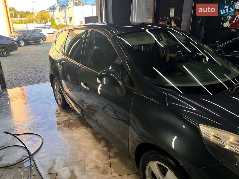 Мінівен Renault Scenic 2010 в Житомирі