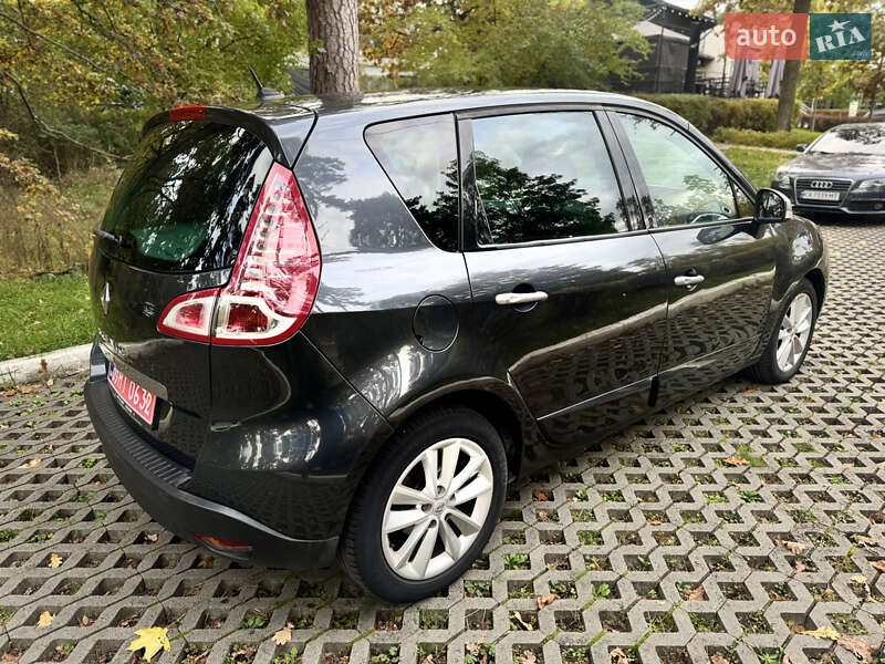 Минивэн Renault Scenic 2010 в Буче