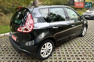 Минивэн Renault Scenic 2010 в 