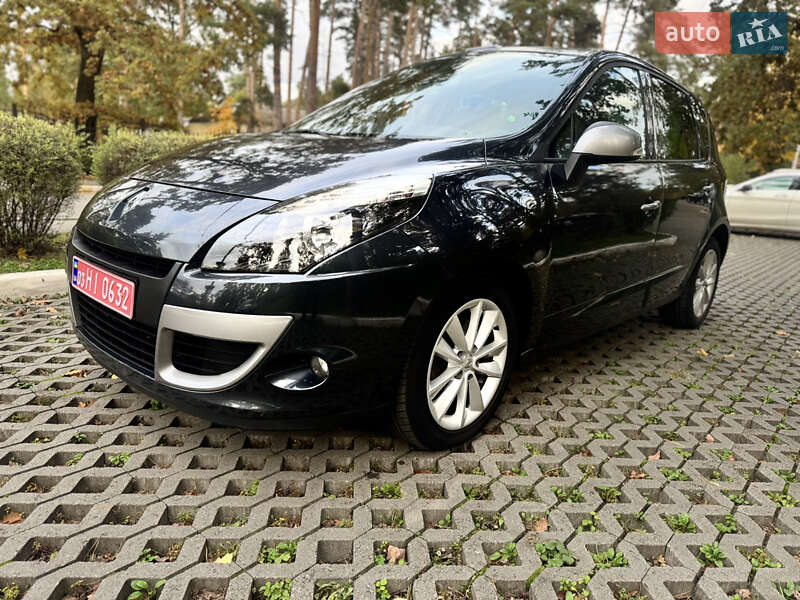 Минивэн Renault Scenic 2010 в Буче