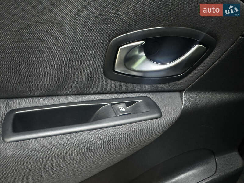 Минивэн Renault Scenic 2010 в Буче