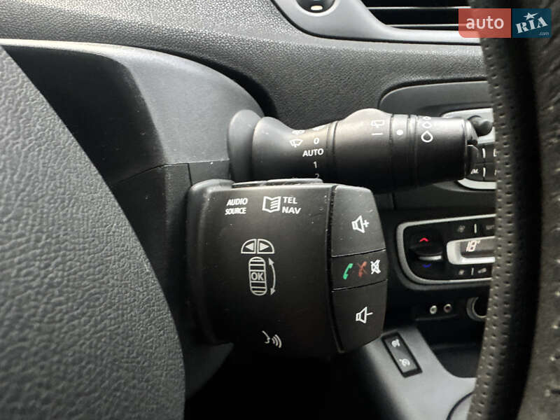 Минивэн Renault Scenic 2010 в Буче