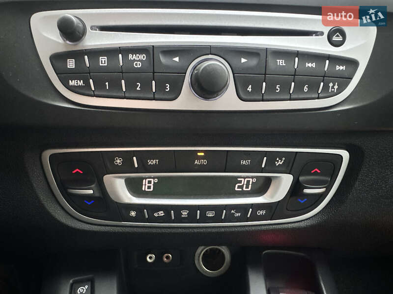 Минивэн Renault Scenic 2010 в Буче
