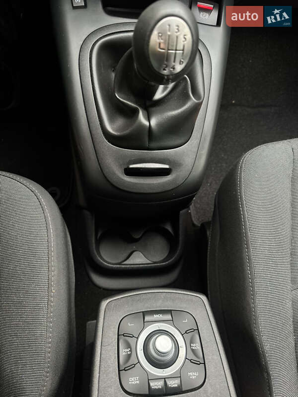 Минивэн Renault Scenic 2010 в Буче