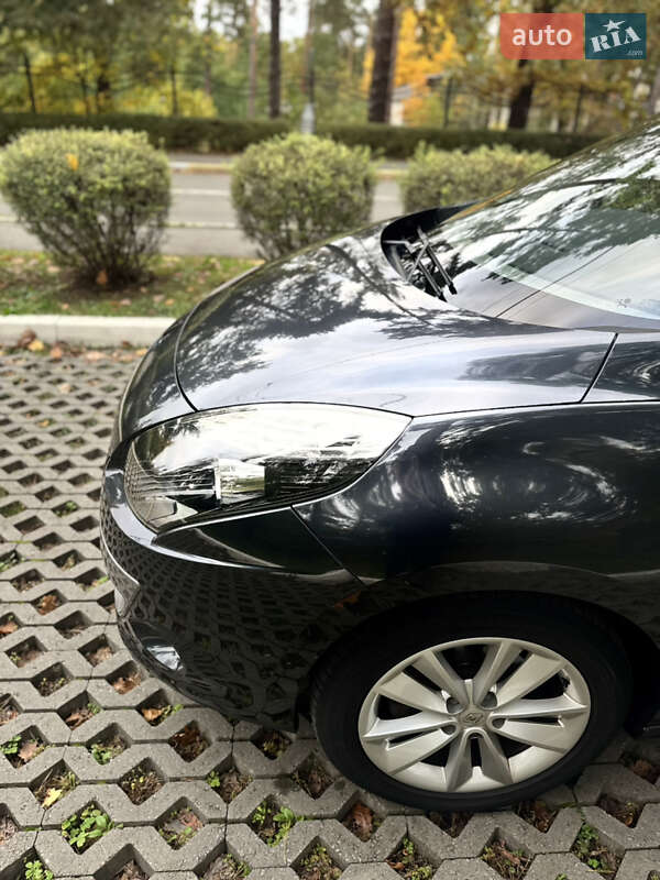 Минивэн Renault Scenic 2010 в Буче