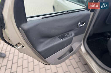 Минивэн Renault Scenic 2006 в 