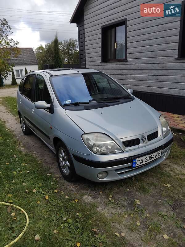Минивэн Renault Scenic 2003 в Вараше