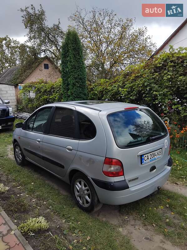Минивэн Renault Scenic 2003 в Вараше