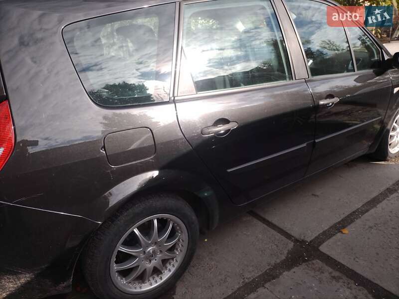 Минивэн Renault Scenic 2005 в Килии