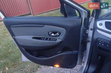 Минивэн Renault Scenic 2011 в 