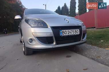 Минивэн Renault Scenic 2011 в 
