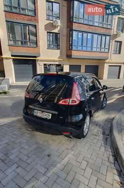 Минивэн Renault Scenic 2011 в 