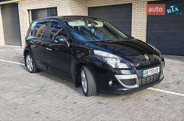 Минивэн Renault Scenic 2011 в 