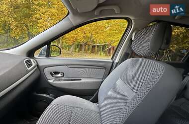 Минивэн Renault Scenic 2011 в 
