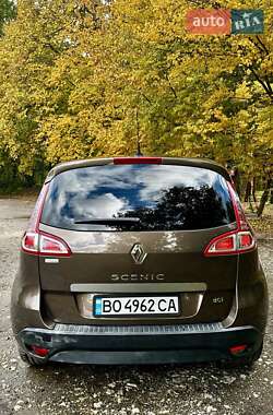 Минивэн Renault Scenic 2011 в 
