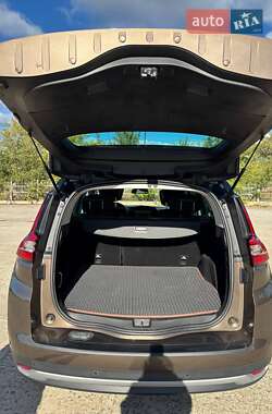 Мінівен Renault Scenic 2017 в  фото 4 Мінівен Renault Scenic 2017 в