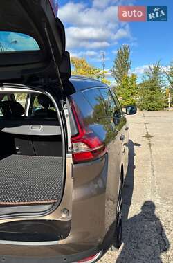 Мінівен Renault Scenic 2017 в  фото 11 Мінівен Renault Scenic 2017 в
