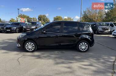 Минивэн Renault Scenic 2013 в 