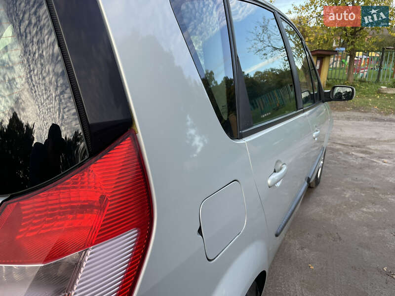 Минивэн Renault Scenic 2004 в Красилове