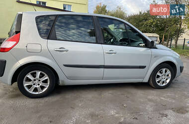 Минивэн Renault Scenic 2004 в 