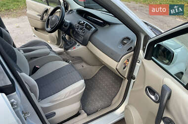 Минивэн Renault Scenic 2004 в 
