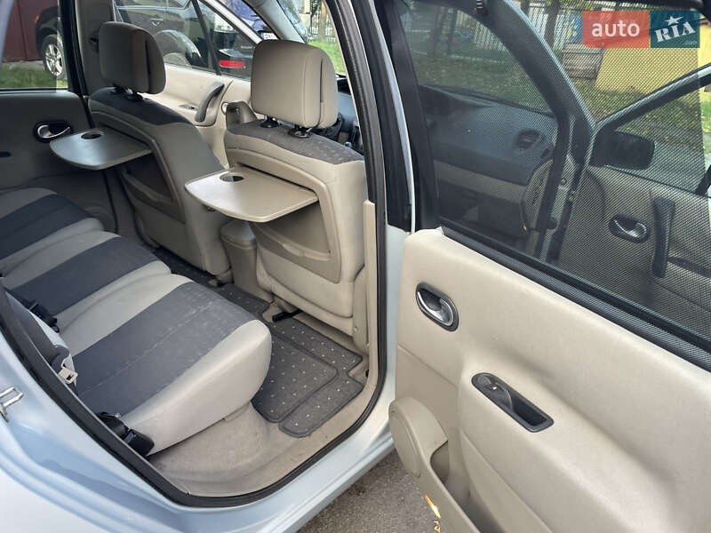 Минивэн Renault Scenic 2004 в Красилове