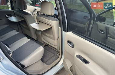 Минивэн Renault Scenic 2004 в 