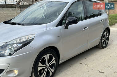 Минивэн Renault Scenic 2011 в 