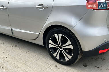 Минивэн Renault Scenic 2011 в 