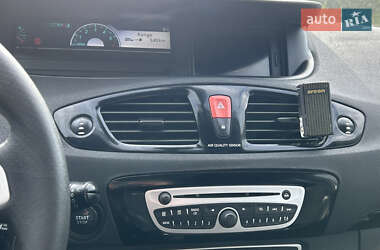 Минивэн Renault Scenic 2011 в 