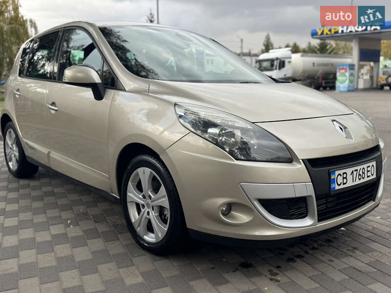 Мінівен Renault Scenic 2010 в Лубнах