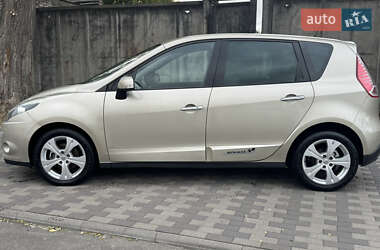 Минивэн Renault Scenic 2010 в 