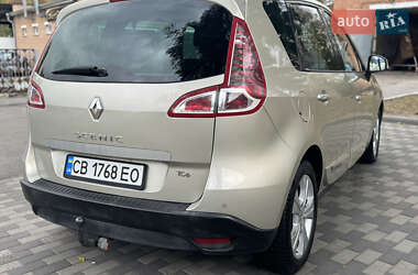 Минивэн Renault Scenic 2010 в 