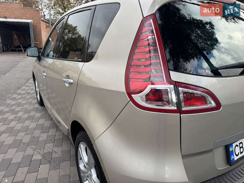 Мінівен Renault Scenic 2010 в Лубнах