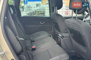 Минивэн Renault Scenic 2010 в 