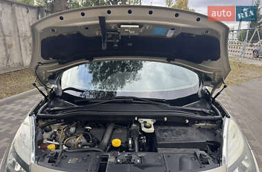 Минивэн Renault Scenic 2010 в 