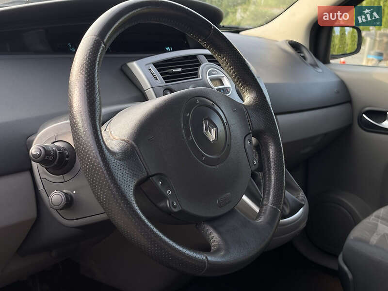 Минивэн Renault Scenic 2005 в Надворной